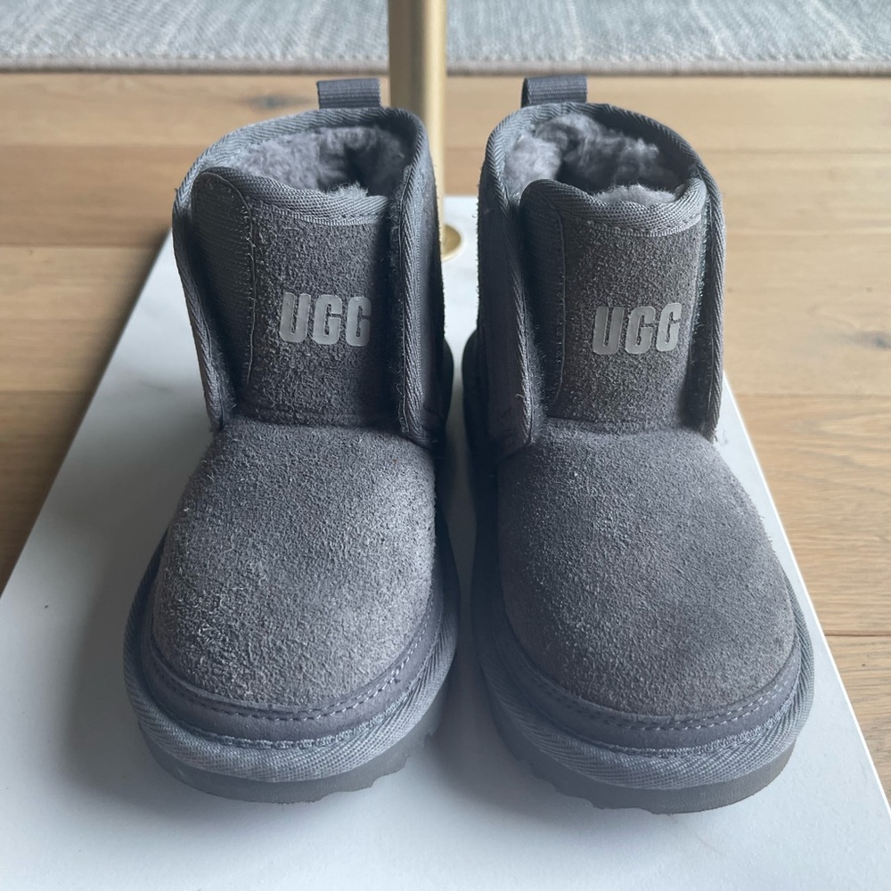 Ugg kids size 11 snow bootie.